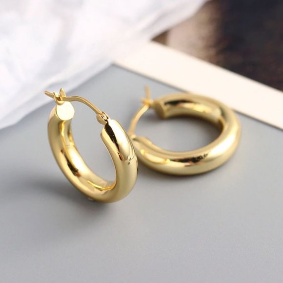 Minimalist 925 Sterling Silver Circle Hoop Earring - Picture 7 of 7